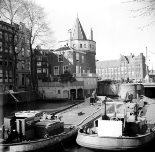 Boten in de gracht bij de Schreierstoren, Bestanddeelnr 254-3257