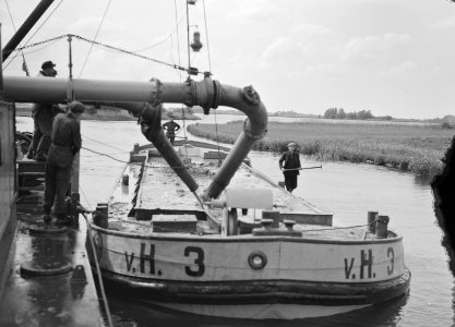Boten, bakken, zand, Bestanddeelnr 165-0009