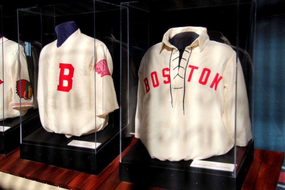 Boston Braves uniforms at SunTrust Park, May 2017