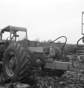 Bosbewerking, landbouwmachines, werktuigen, aanhangers, verbindingen, Tractors, Bestanddeelnr 253-5671