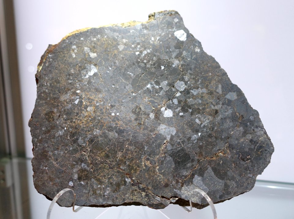 Bondoc, pyroxenite nodule - Center for Meteorite Studies - Arizona State University - Tempe, AZ - DSC05808