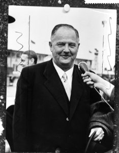 Bondskanselier Julius Raab van Oostenrijk treedt af, Bestanddeelnr 912-1049