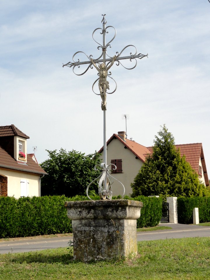 Boncourt (Aisne) croix de chemin