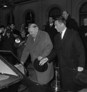 Bondskanselier Ludwig Erhard in Holland, prof dr Erhard en minister president , Bestanddeelnr 916-1261