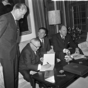 Bondskanselier Ludwig Erhard in Holland, bondskanselier Erhard bracht bezoek aan, Bestanddeelnr 916-1271