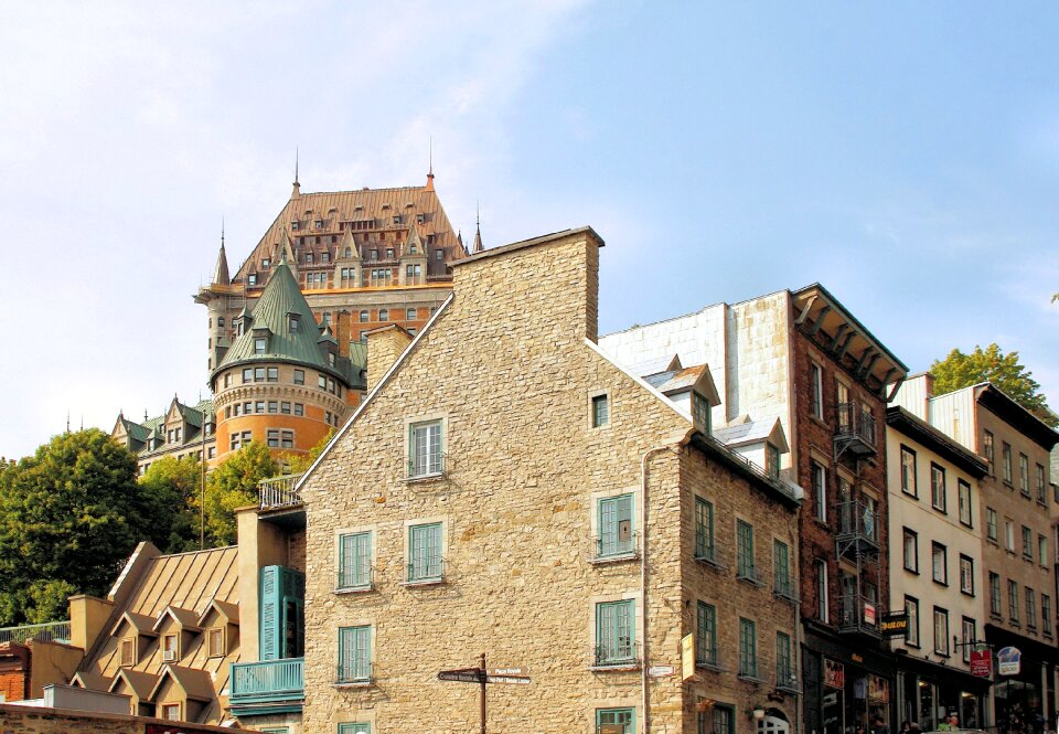 Vieux-quebec chateau frontenac street