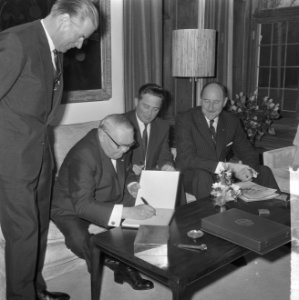 Bondskanselier Ludwig Erhard in Holland, bondskanselier Erhard bracht bezoek aan, Bestanddeelnr 916-1266