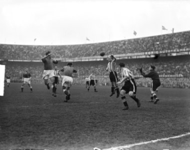 Bondselftal tegen Brentford 0-0 te Rotterdam, Bestanddeelnr 903-8936