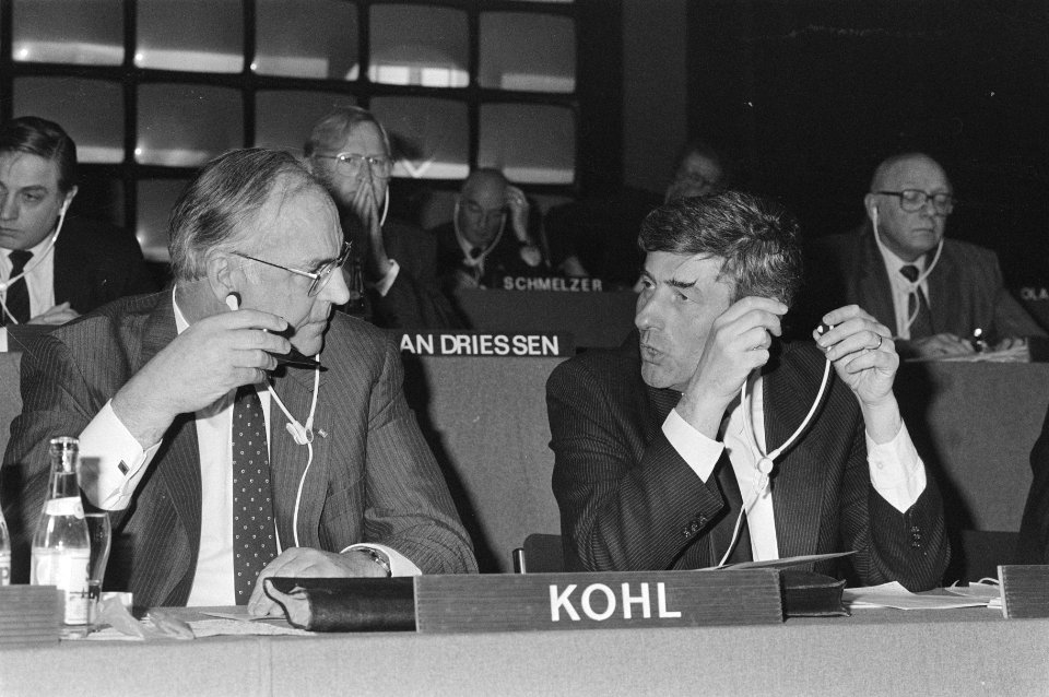 Bondskanselier Kohl van West-Duitsland in gesprek met minister-president Lubber…, Bestanddeelnr 933-6221