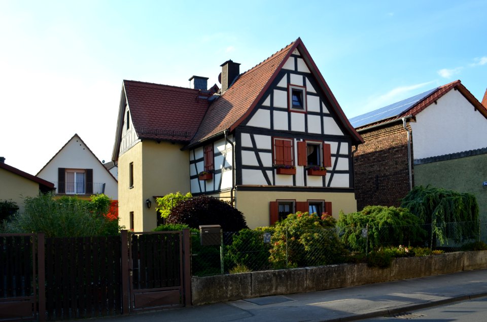 Bommersheim, Burgstraße 20 A