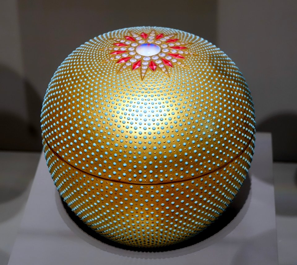 Bonbonnière, Coalport Porcelain Factory, Derbyshire, c. 1891-1919, porcelain - Wadsworth Atheneum - Hartford, CT - DSC05553