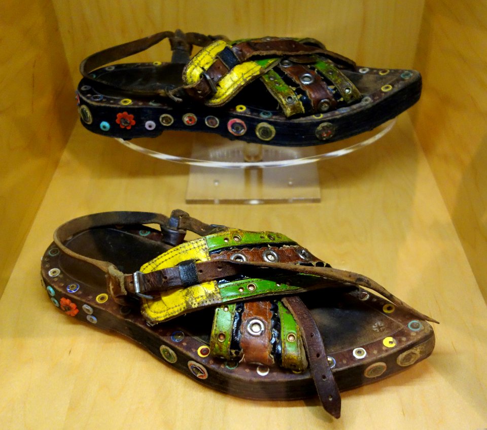 Bolivian tinku sandals, 1950 - Bata Shoe Museum - DSC00241