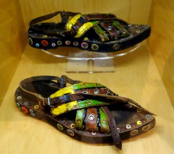 Bolivian tinku sandals, 1950 - Bata Shoe Museum - DSC00241