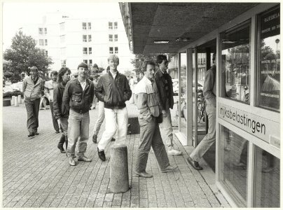 Bommelding bij het Belastingkantoor, Surinameweg 2, NL-HlmNHA 54021201