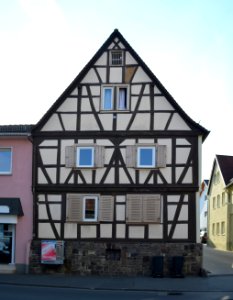 Bommersheim, Burgstraße 24 (1)