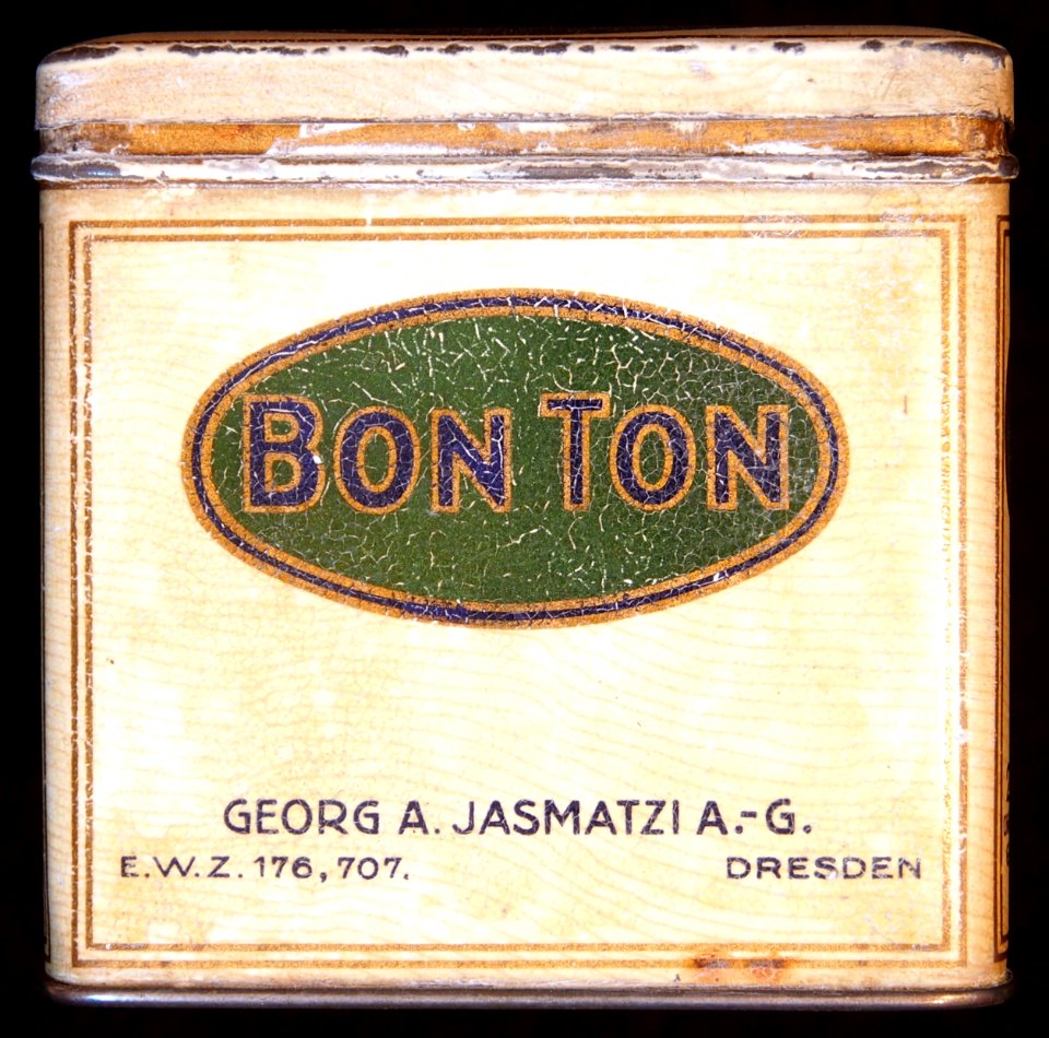 Bon Ton cigarettes tin