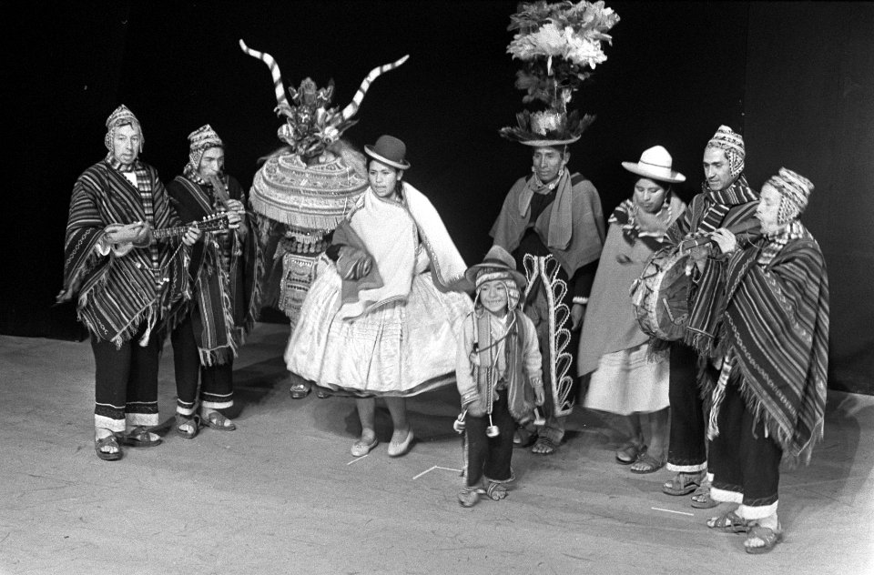 Boliviaanse dansgroep zal in Nederland optreden. Demonstratie van enkele leden v, Bestanddeelnr 922-8241
