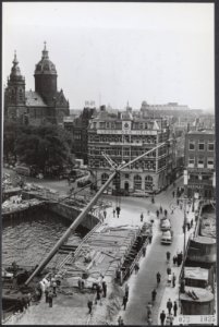 Bok met bruggedeelte Prins Hendrikkade Damrak te Amsterdam, Bestanddeelnr 072-1035