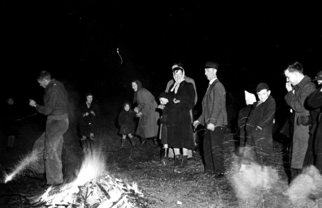 Bonfire Night for the children of Woodalls Newspapers staff 1949 (1506591)3