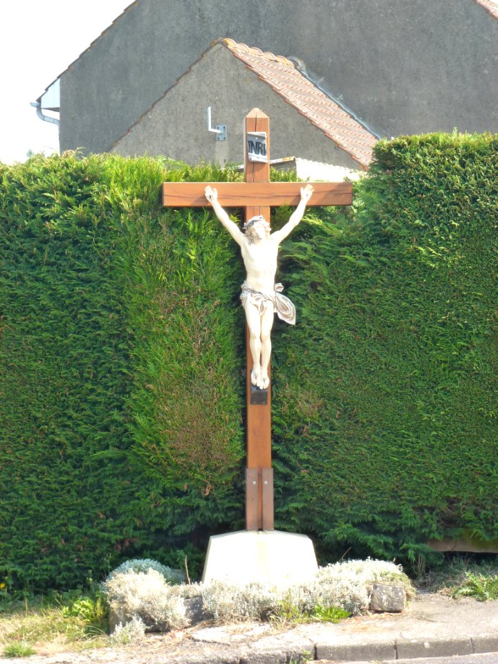 Bonningues-lès-Ardres (Pas-de-Calais) croix de chemin
