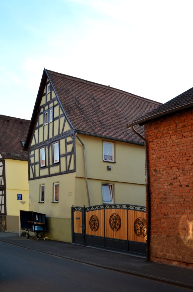 Bommersheim, Burgstraße 32