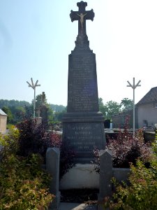 Bonningues-lès-Ardres (Pas-de-Calais) monument aux morts