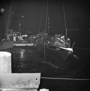 Bootje van Rijkshavendienst geramd in Rotterdam Vijf doden het bootje wordt gel, Bestanddeelnr 914-8546