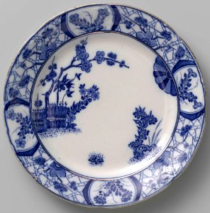 Bord in chinoiseriestijl, Petrus Regout & Co (2)