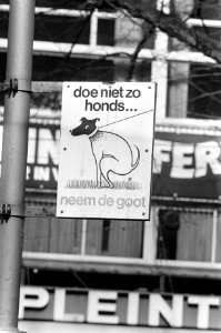 Bordje Doe niet zo honds, Bestanddeelnr 927-8188