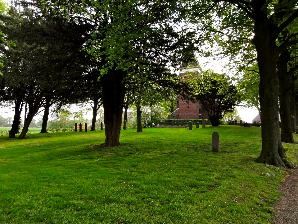 Borgsweer wierde met kerk