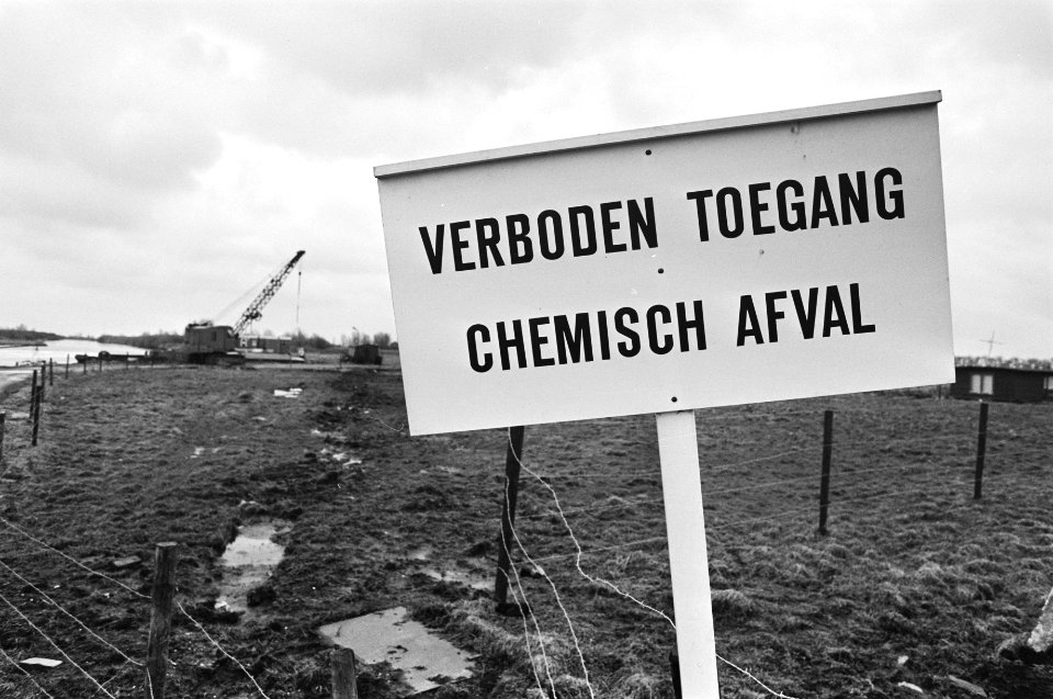 Bord bij vuilnisstortplaats in Volgermeerpolder, Bestanddeelnr 931-3041