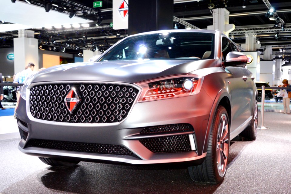 Borgward BX7 TS at IAA 2015. Spielvogel2