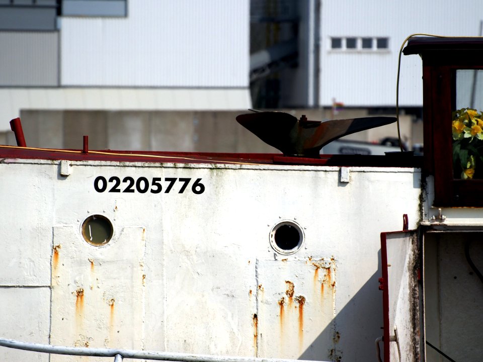 Boot 6, ENI 02205776, Noordzeekanaal, Port of Amsterdam, pic1