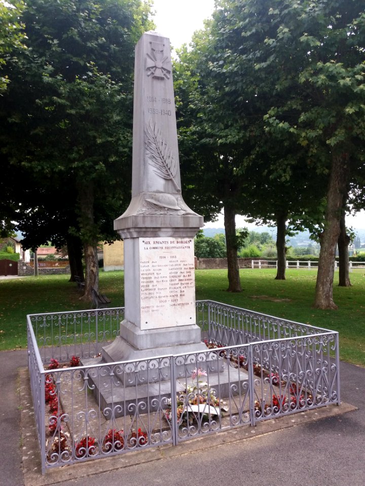 Bordes - Hautes-Pyrénées - Monument aux morts