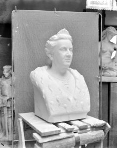 Borstbeeld Prinses Wilhelmina van Professor Wenckebach, Bestanddeelnr 905-4967