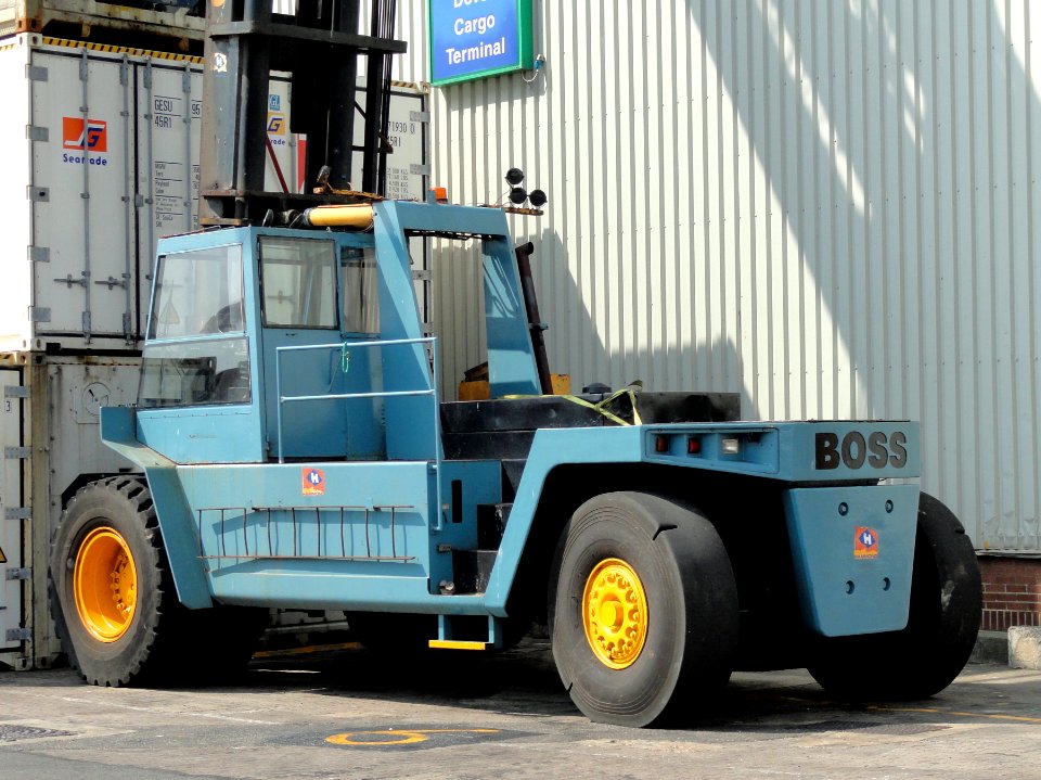 BOSS SISU forklift at Dover pic3