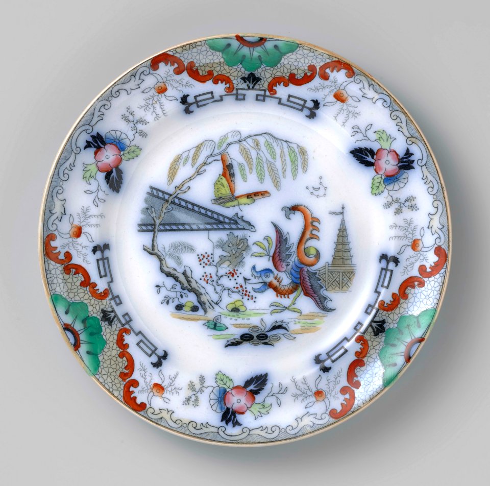 Bord met Japans tafereel met vlinder & draak (1880), Petrus Regout & Co