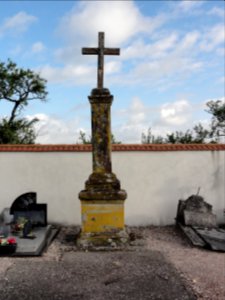 Bonviller (M-et-M) croix de cimetière