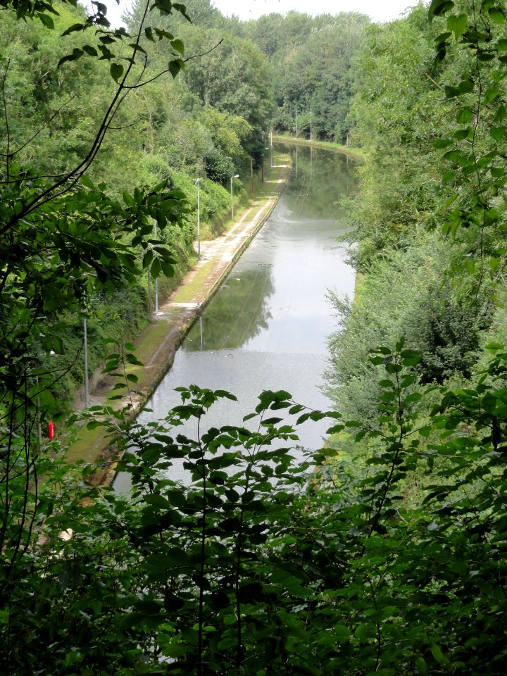 Bony (Aisne) Hameau de Macquincourt, Canal de Saint-Quentin vu de la sortie du tunnel