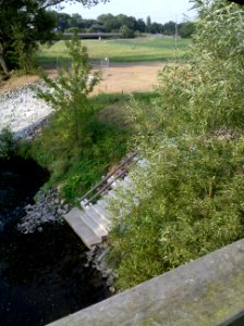 Bootsschleppe unweit vom Unterwasser des Bornitzer Wehres am linken Ufer der Weißen Elster im August 2015