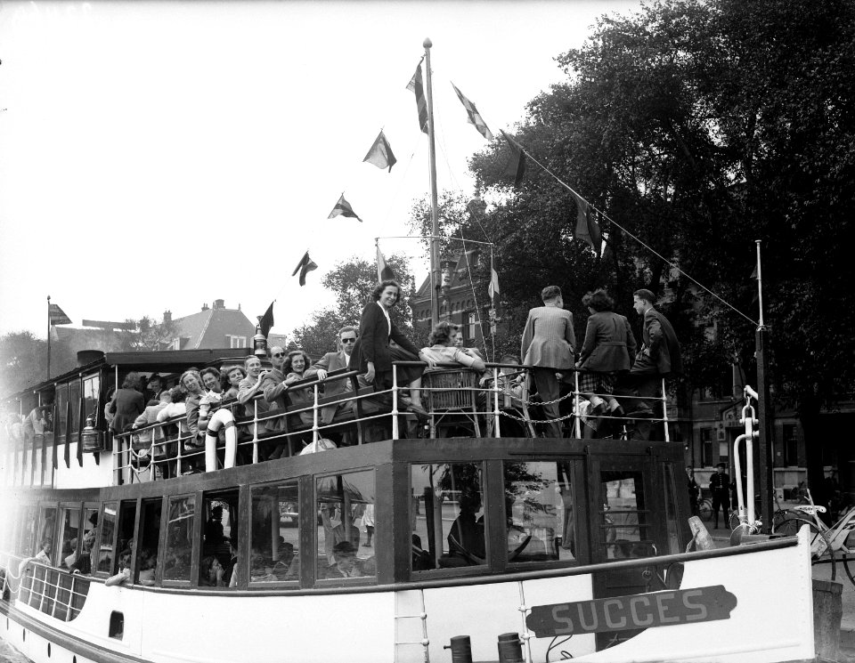 Boottocht Amsterdamse studenten (Lustrum), Bestanddeelnr 902-2469