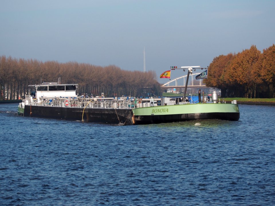 Bonova, ENI 02328704 op het Amsterdam-Rijn kanaal, foto 4