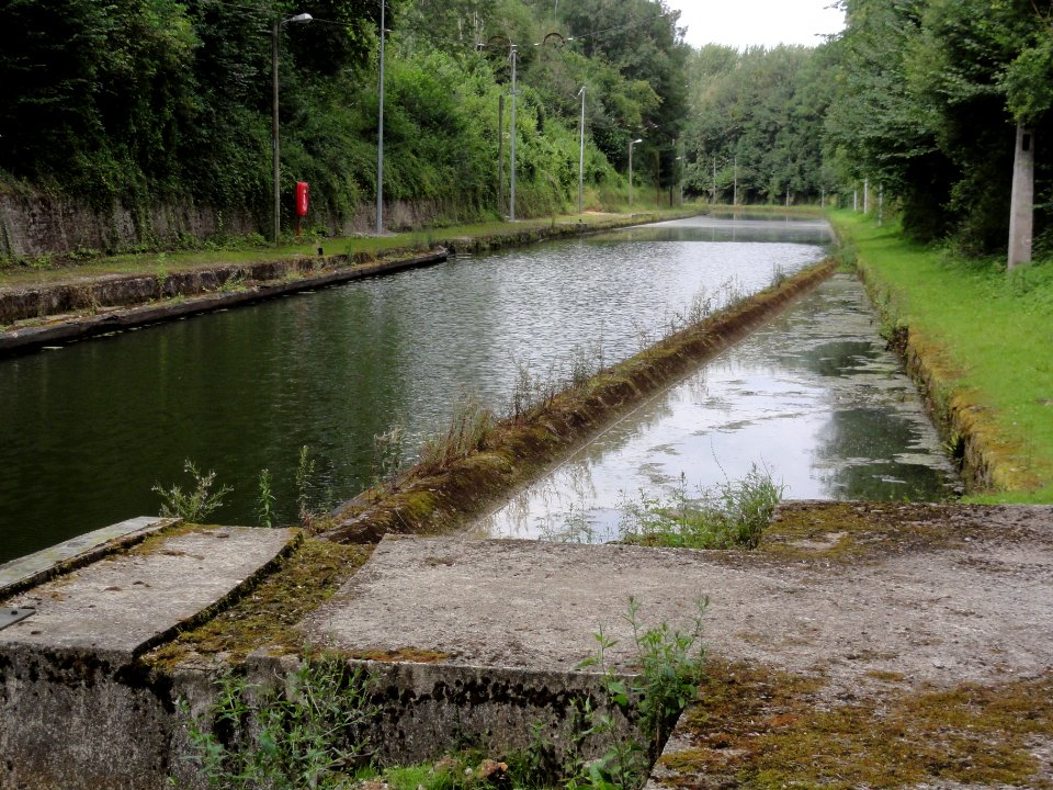 Bony (Aisne), hameaau de Macquincourt, Canal de Saint-Quentin à la sortie du tunnel de Riqueval