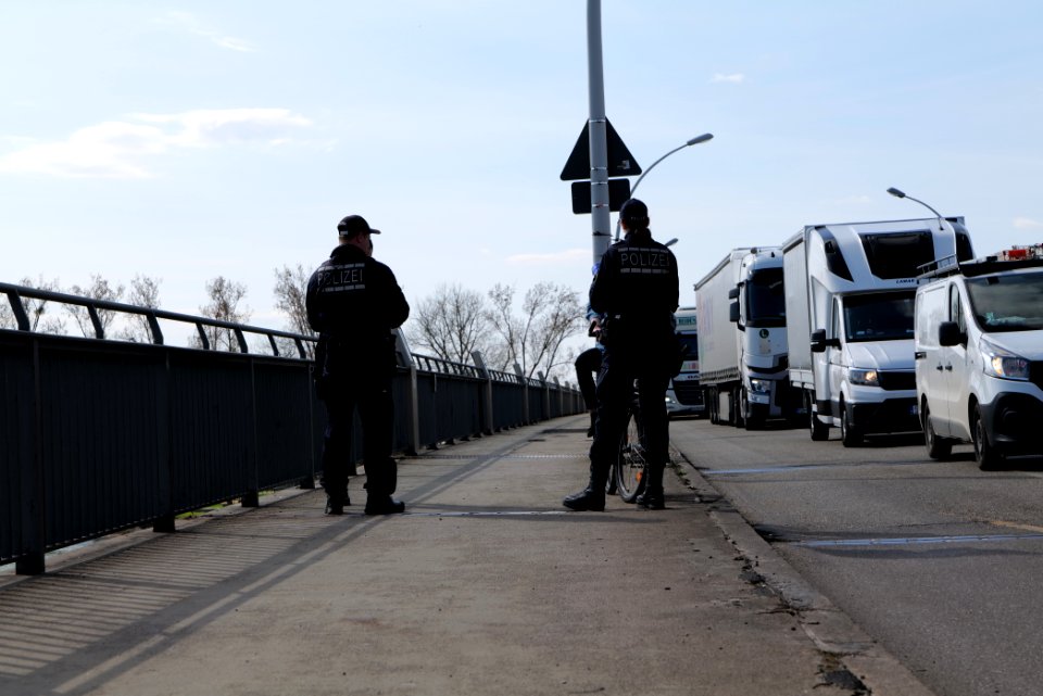 Border control checkpoint at Europe bridge German side 2020-03-16 04