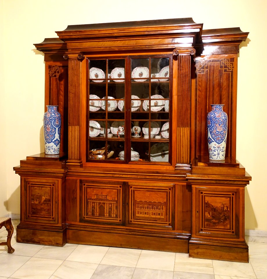 Bookcase, Madrid, c. 1790 AD - Museo Nacional de Artes Decorativas - Madrid, Spain - DSC08367