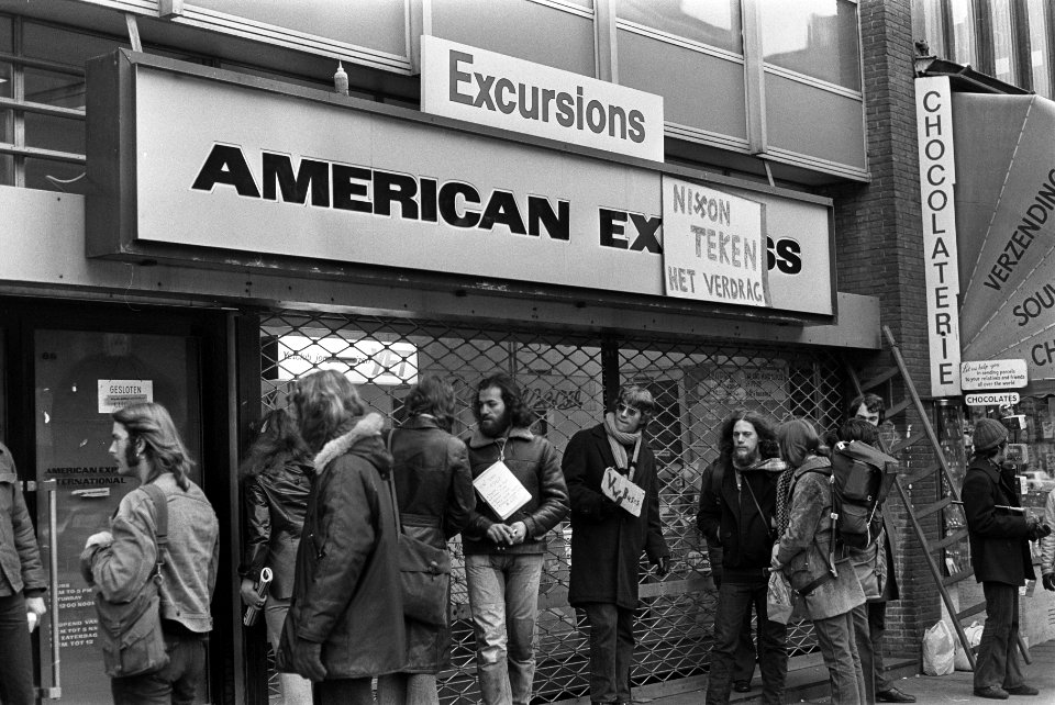 Bord Nixon teken het verdrag bij American Express in Amsterdam, Bestanddeelnr 926-1243
