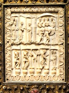 Book-Shaped Reliquary, ivory Ottonian, Lorraine, about 1000 AD, frame German, Lower Saxony, about 1340 AD - Cleveland Museum of Art - DSC08516