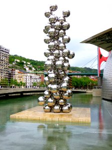 Bilbao - Museo Guggenheim - Tall Tree and the Eye (Anish Kapoor) 6
