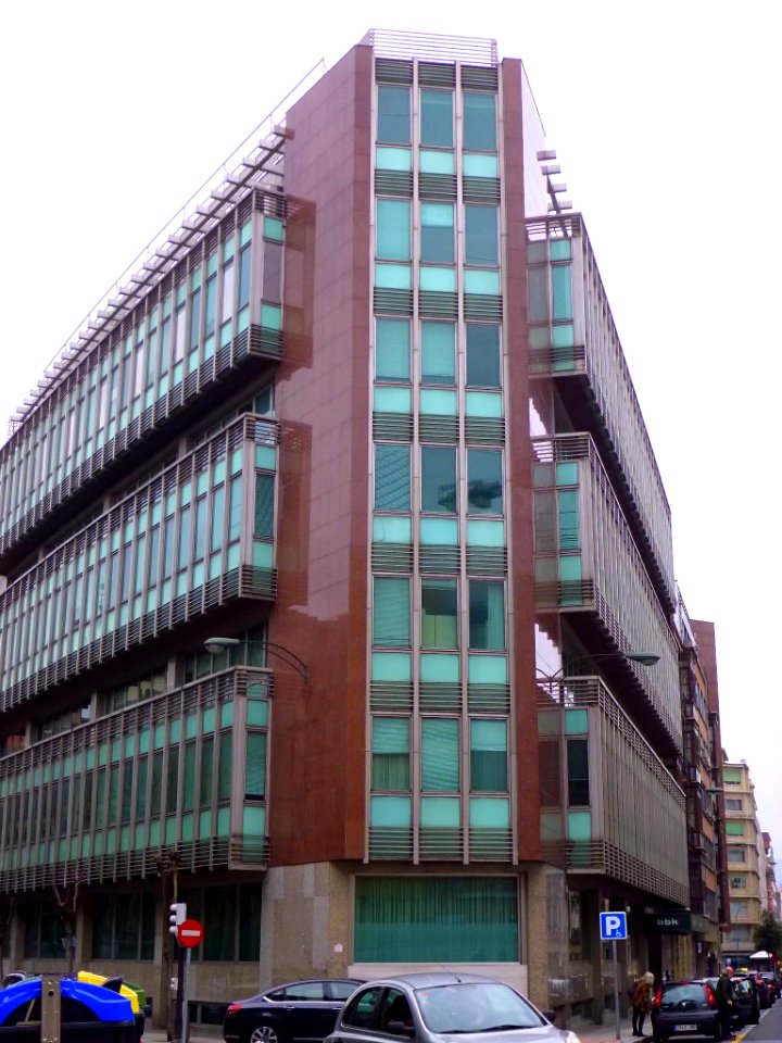 Bilbao - Oficina de Kutxabank en la calle Rodrígurez Arias, 1 (2)