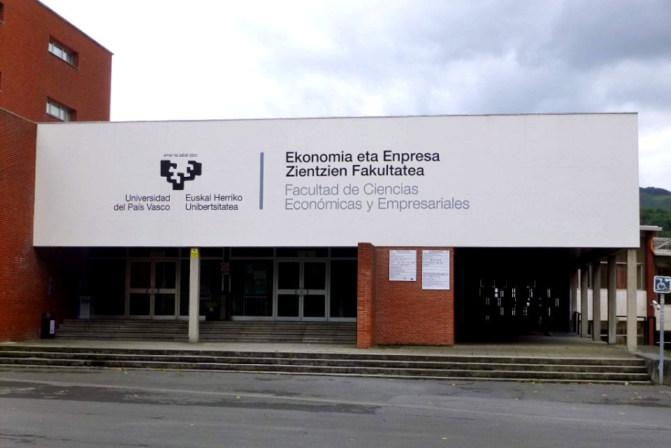 Bilbao - Facultad de Ciencias Económicas y Empresariales de la UPV-EHU (Sarriko) 2